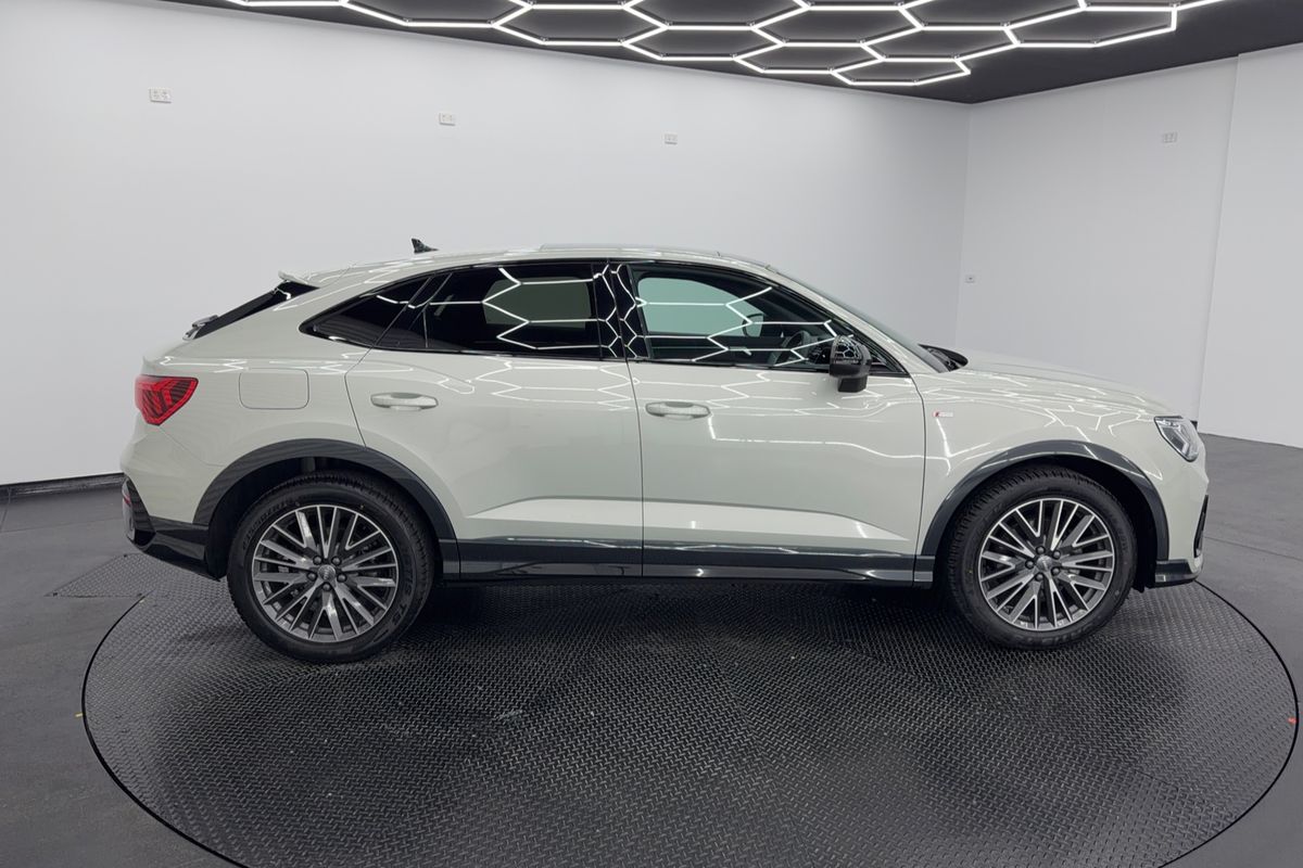 2020 Audi Q3 35 TFSI S line F3