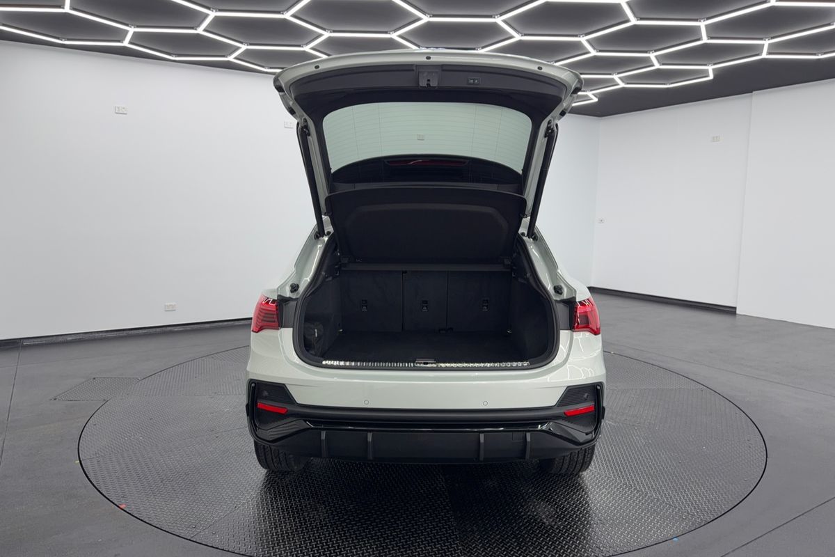 2020 Audi Q3 35 TFSI S line F3