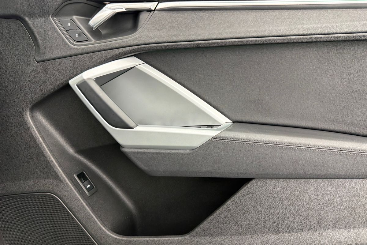 2020 Audi Q3 35 TFSI S line F3