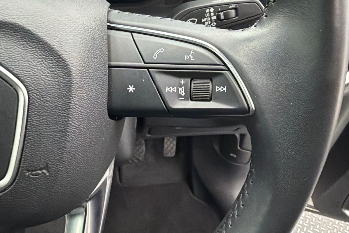 2020 Audi Q3 35 TFSI S line F3