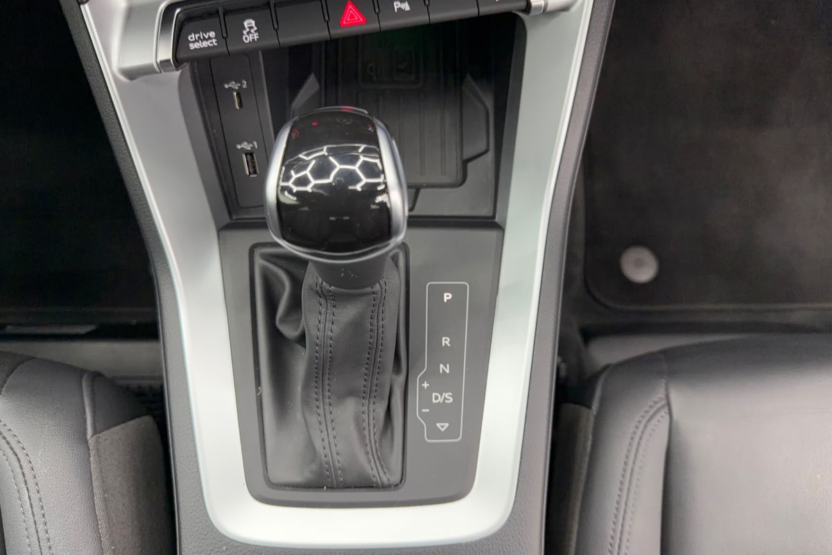 2020 Audi Q3 35 TFSI S line F3