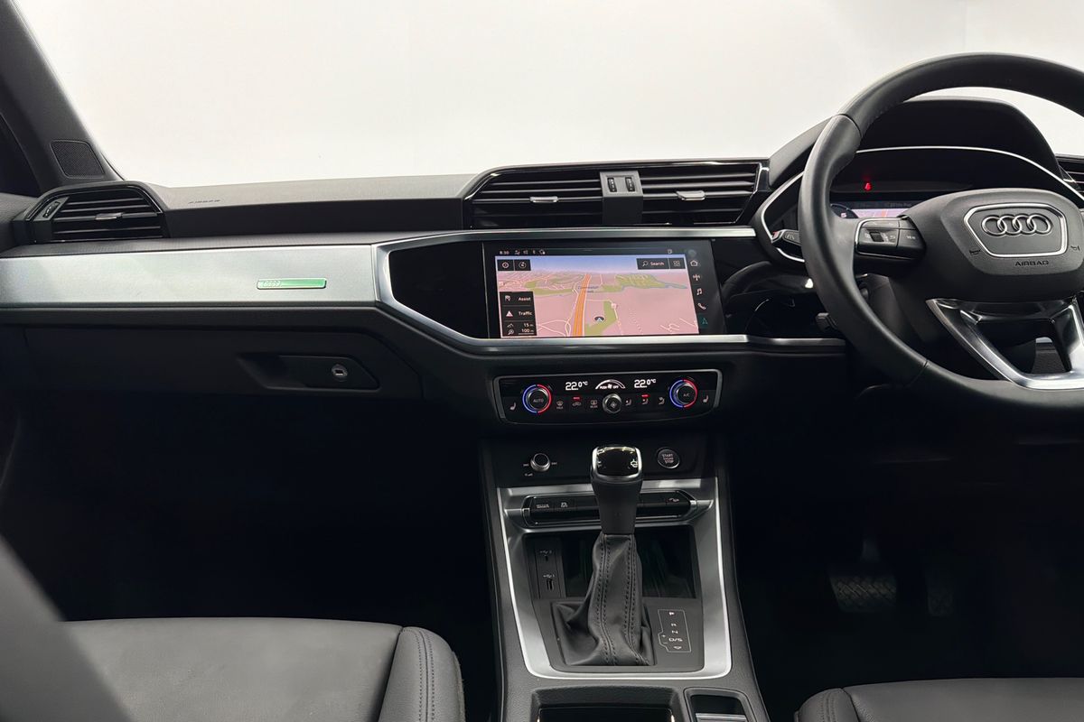 2020 Audi Q3 35 TFSI S line F3