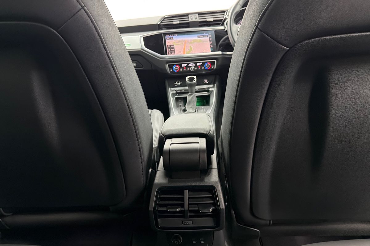 2020 Audi Q3 35 TFSI S line F3