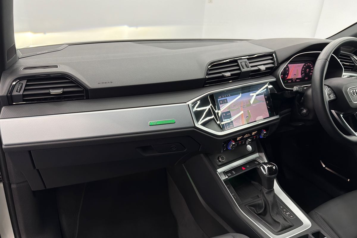 2020 Audi Q3 35 TFSI S line F3