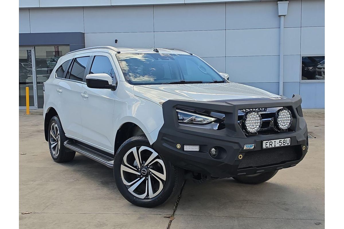 2022 Isuzu MU-X LS-T
