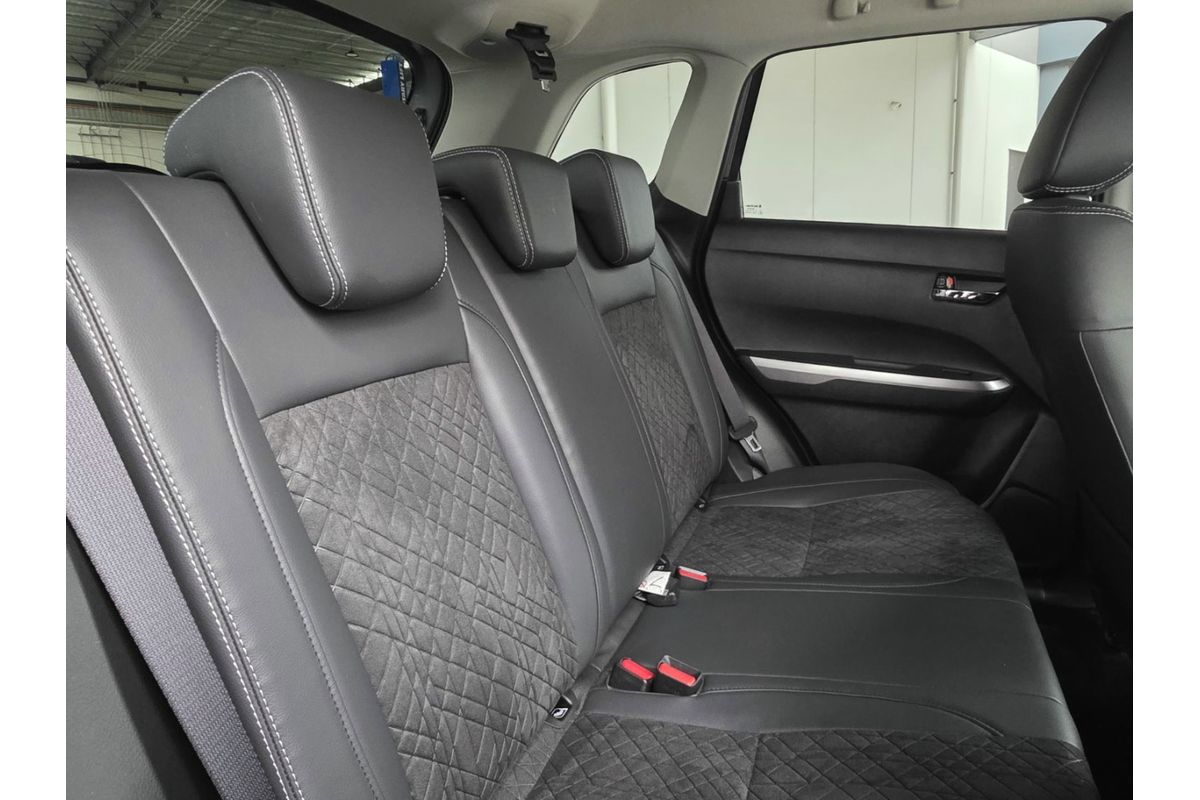 2023 Suzuki Vitara Turbo LY Series II image 14