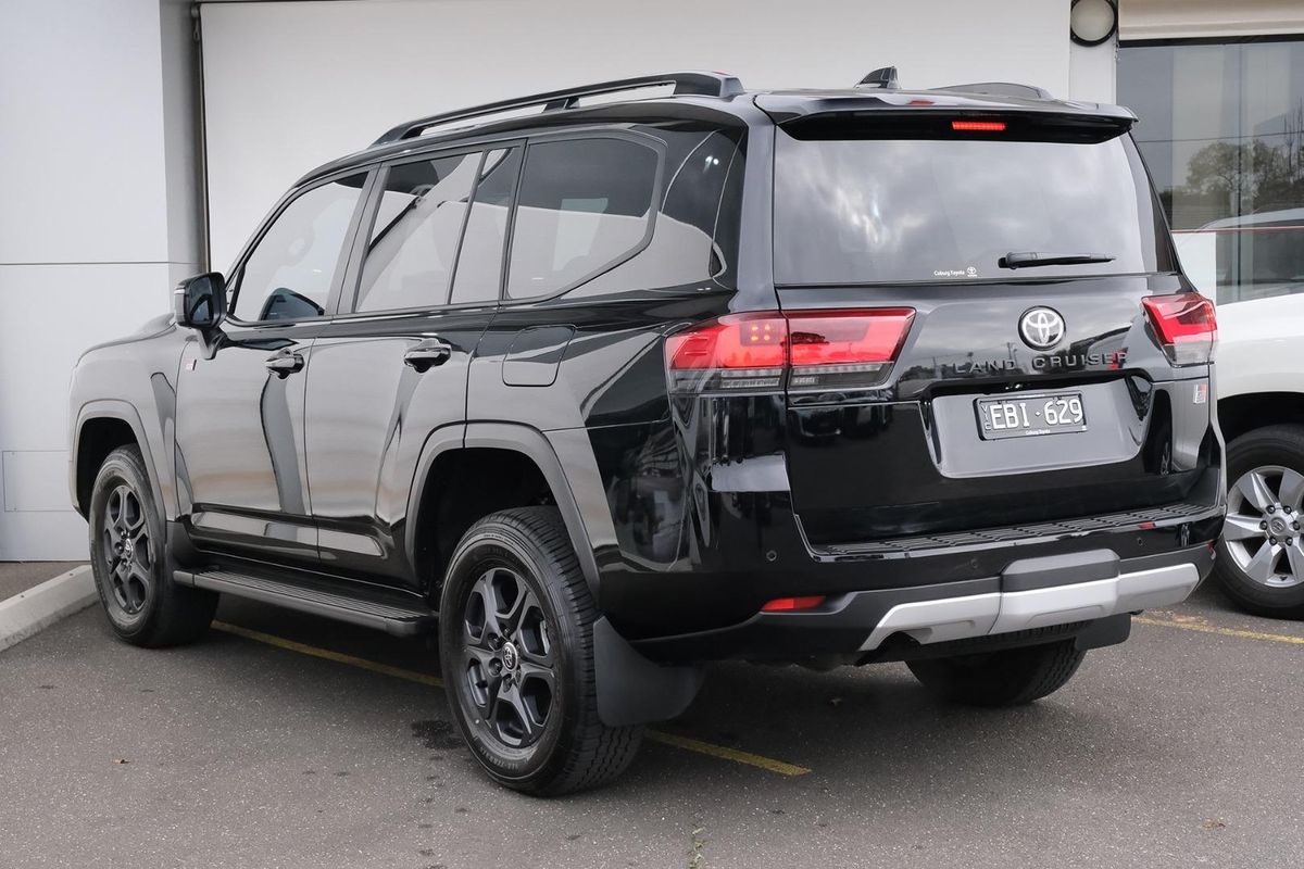2026 Toyota Landcruiser GR Sport FJA300R