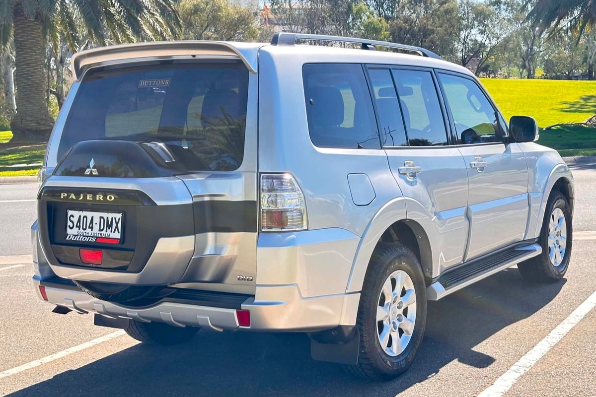 2020 Mitsubishi Pajero GLX NX image 6