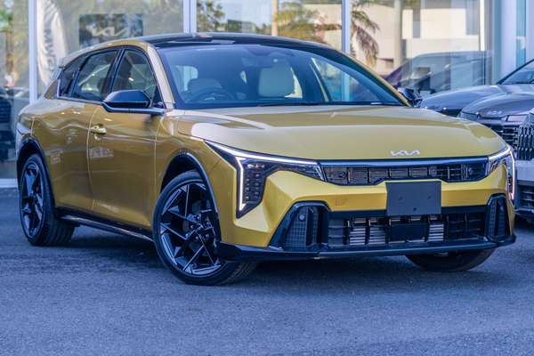 2025 Kia K4 GT-Line CL4m