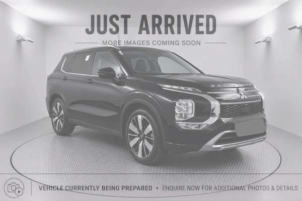 2025 Mitsubishi Outlander Exceed ZM