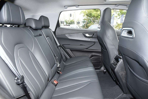 2026 Chery Tiggo 4 Ultimate thumb-8
