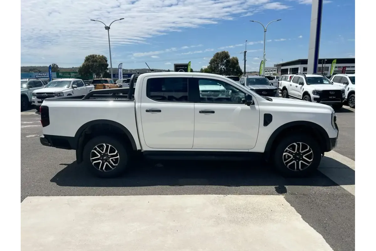 2024 Ford Ranger Sport 4X4 2.0L image 9