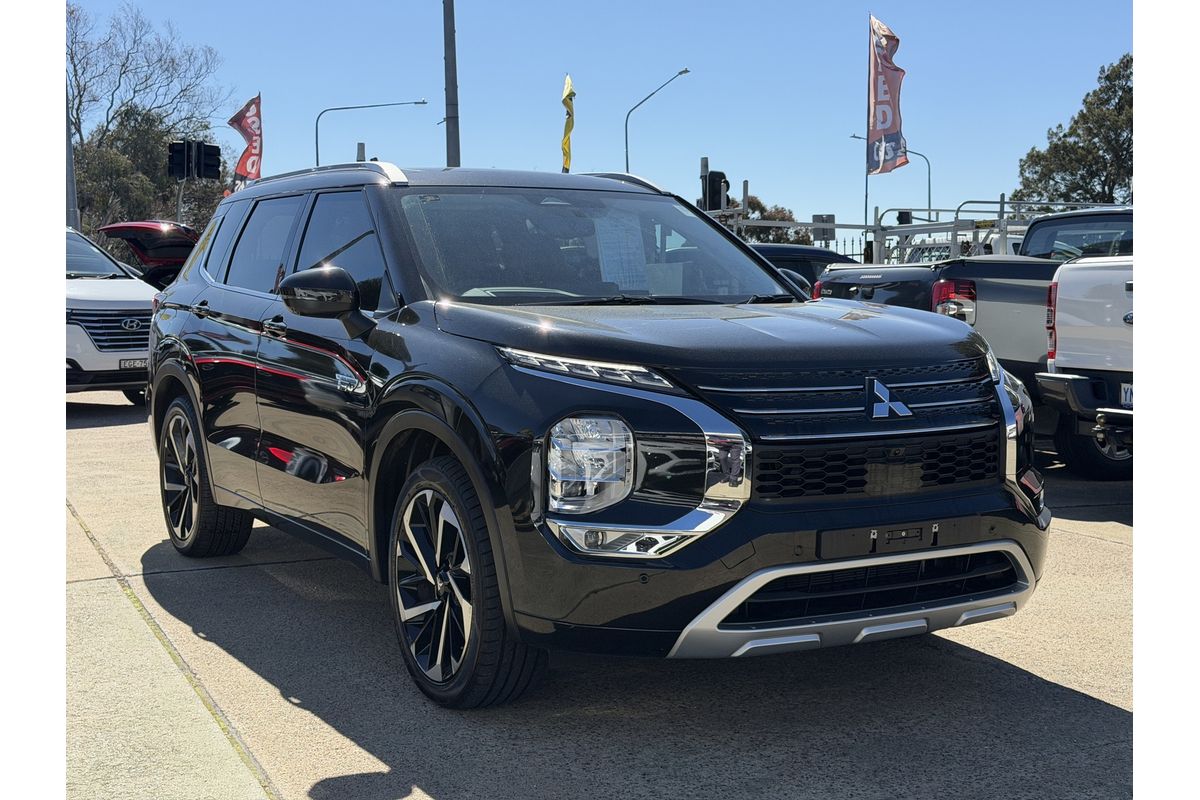 2024 Mitsubishi Outlander PHEV Exceed ZM