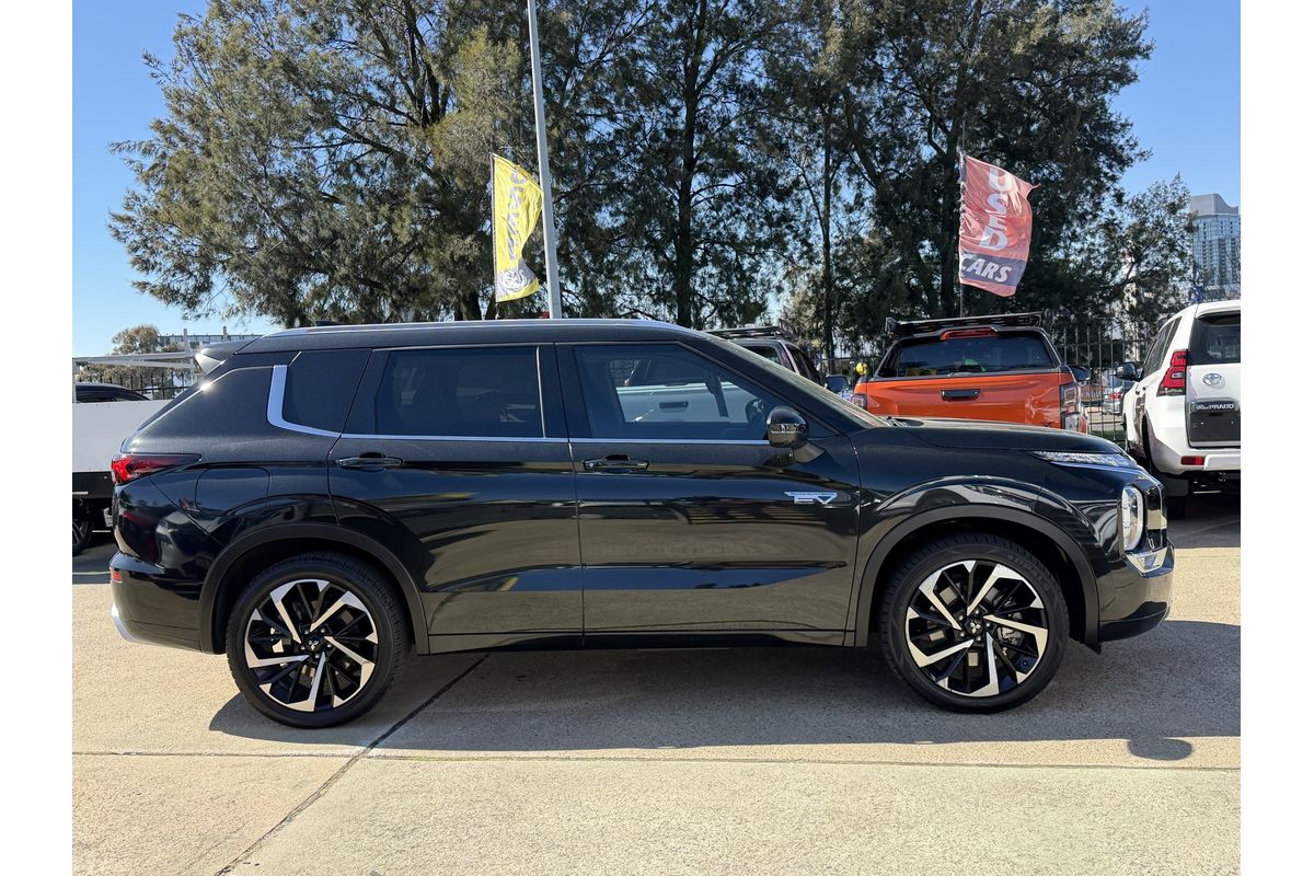 2024 Mitsubishi Outlander PHEV Exceed ZM