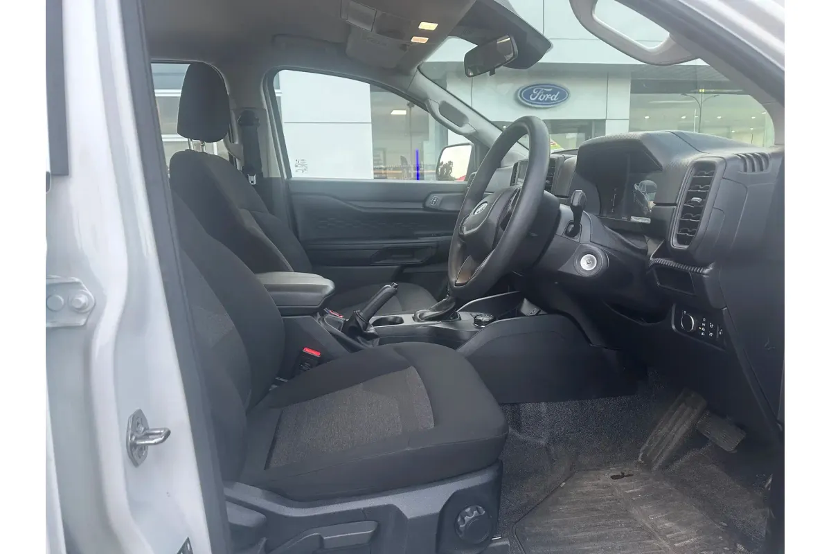 2025 Ford Ranger XL 4X4 2.0L image 8