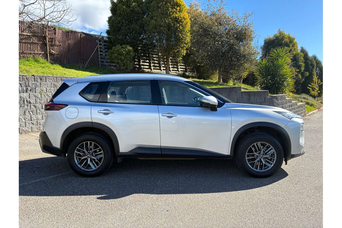 2024 Nissan X-TRAIL ST T33