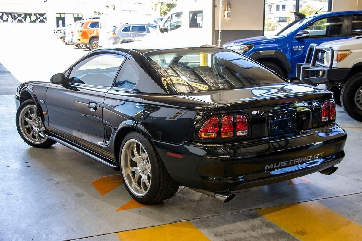 1995 Ford Mustang COUPE