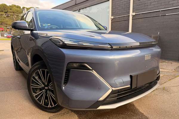 2026 Geely Starray EM-i Inspire Extended Range P145 thumb-0
