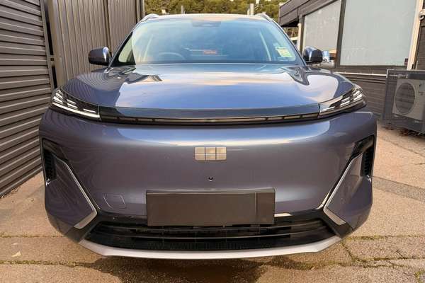2026 Geely Starray EM-i Inspire Extended Range P145 thumb-1