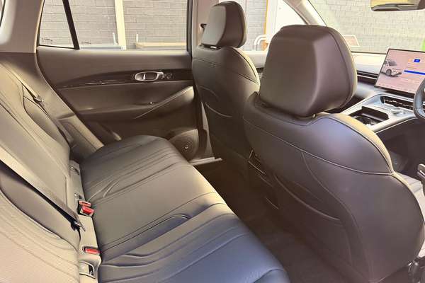 2026 Geely Starray EM-i Inspire Extended Range P145 thumb-26