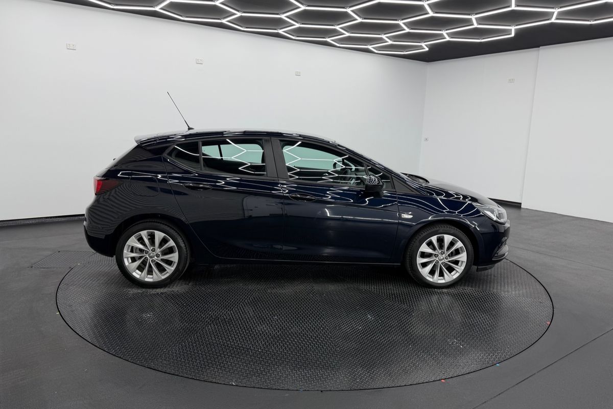2018 Holden Astra R BK