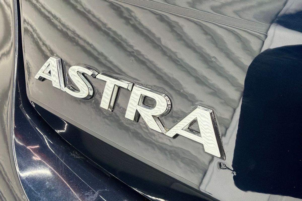 2018 Holden Astra R BK