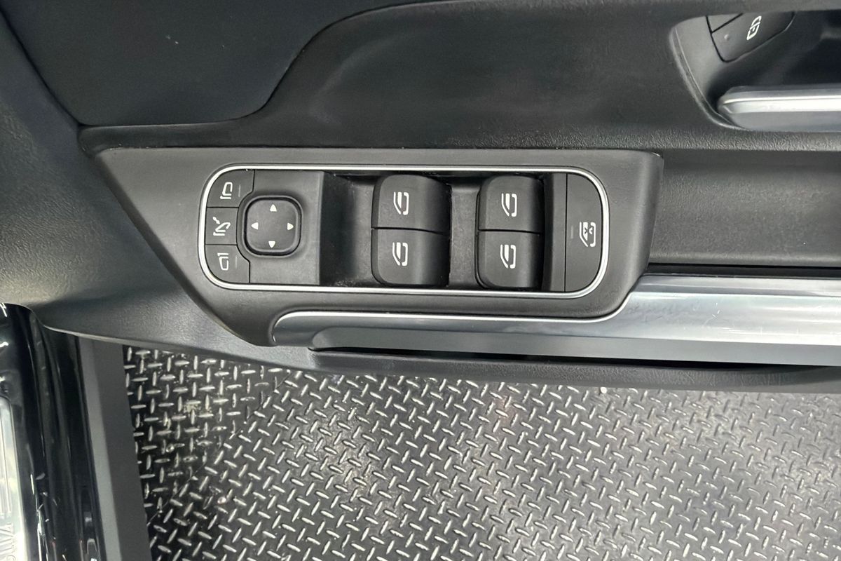 2021 Mercedes-Benz GLB-Class GLB200 X247