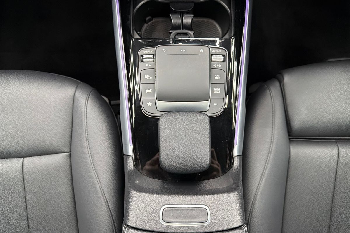 2021 Mercedes-Benz GLB-Class GLB200 X247