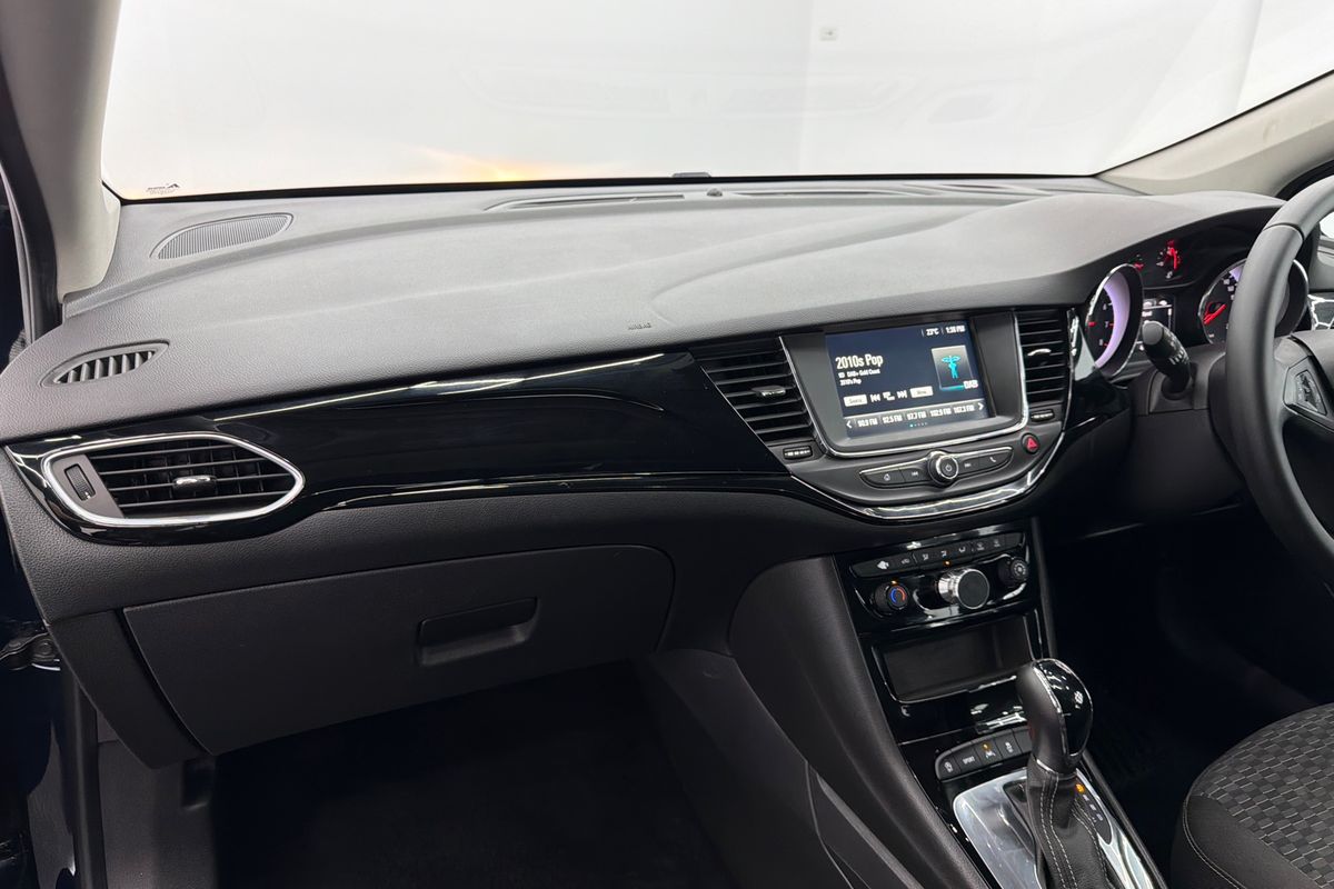 2018 Holden Astra R BK