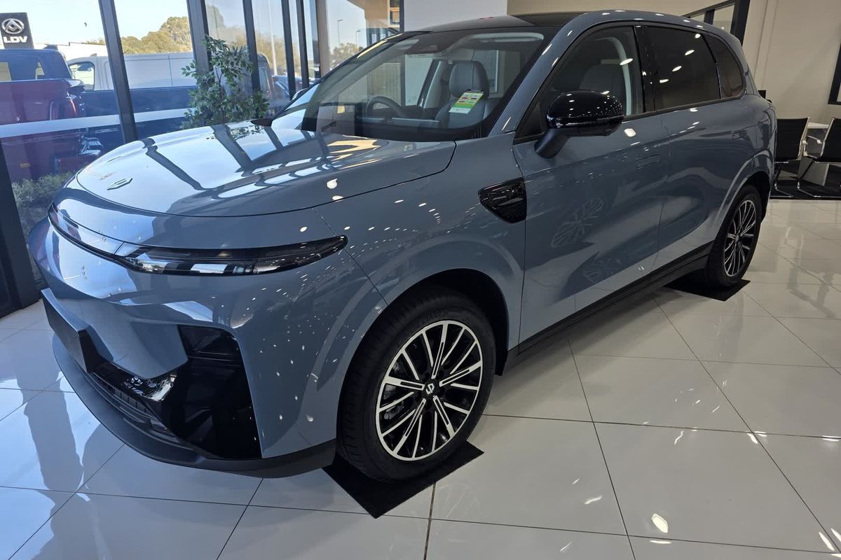 2026 Leapmotor B10 Design LR A12