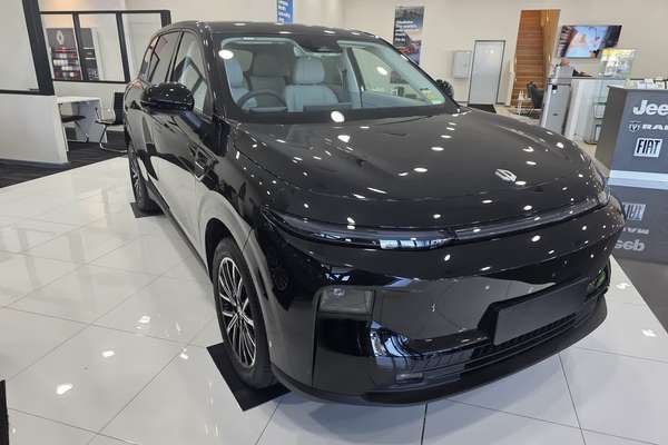 2026 Leapmotor B10 Design LR A12