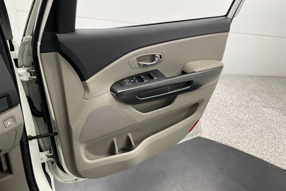2020 Kia Carnival S YP
