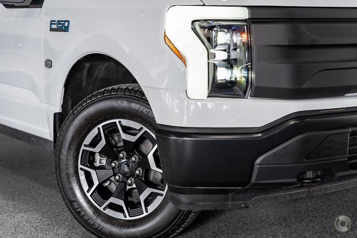 2024 Ford F-150 Lightning Pro 4X4