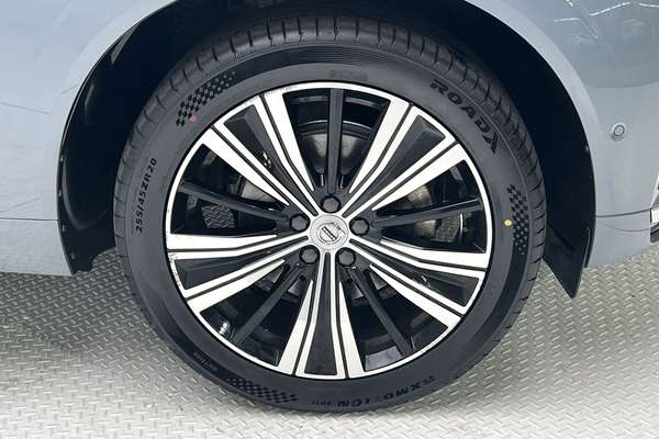 2021 Volvo XC60 B5 Inscription thumb-9