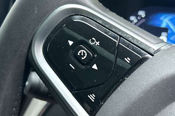 2021 Volvo XC60 B5 Inscription thumb-17