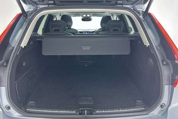 2021 Volvo XC60 B5 Inscription thumb-20