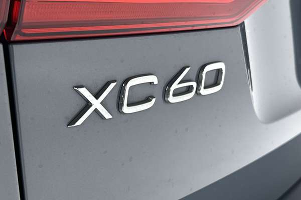2021 Volvo XC60 B5 Inscription thumb-21