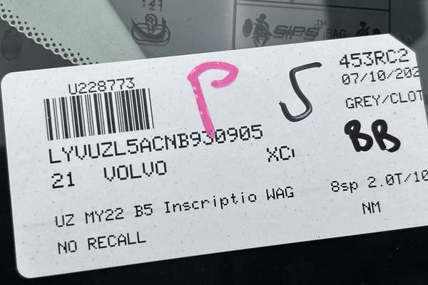 2021 Volvo XC60 B5 Inscription thumb-23