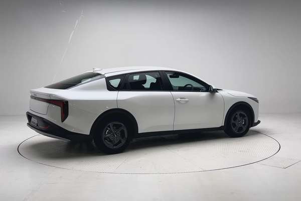2025 Kia K4 S CL4m thumb-2