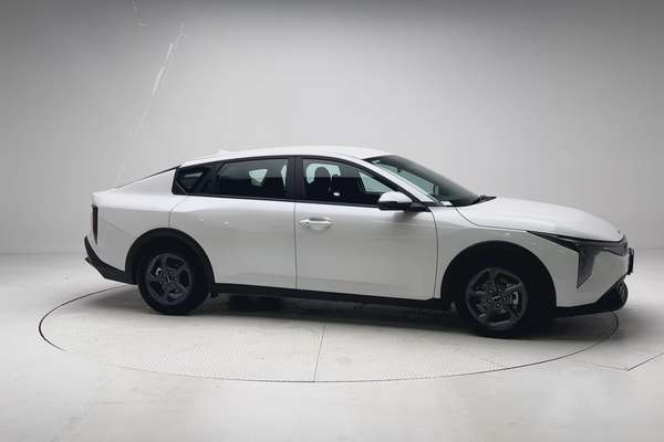 2025 Kia K4 S CL4m thumb-3