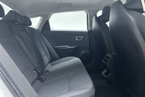 2025 Kia K4 S CL4m thumb-11