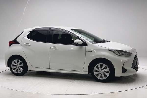 2022 Toyota Yaris SX MXPA10R thumb-3
