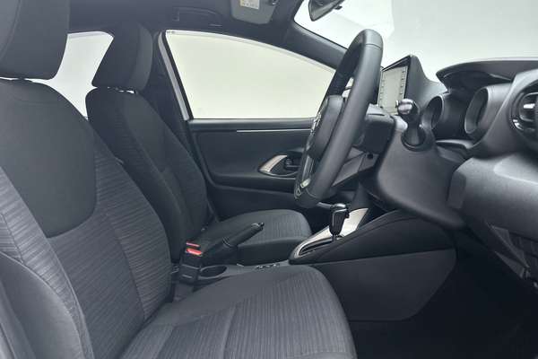 2022 Toyota Yaris SX MXPA10R thumb-12