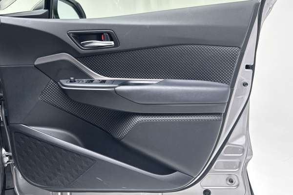 2022 Toyota C-HR GXL NGX10R thumb-18