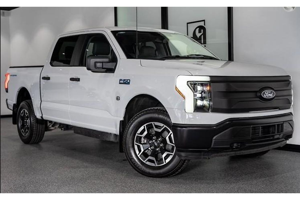 2024 Ford F-150 Lightning Pro 4X4