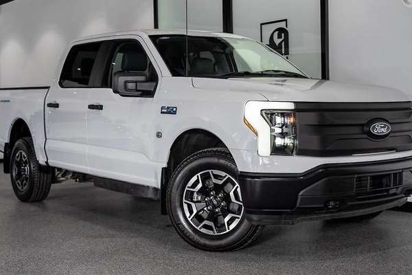 2024 Ford F-150 Lightning Pro 4X4