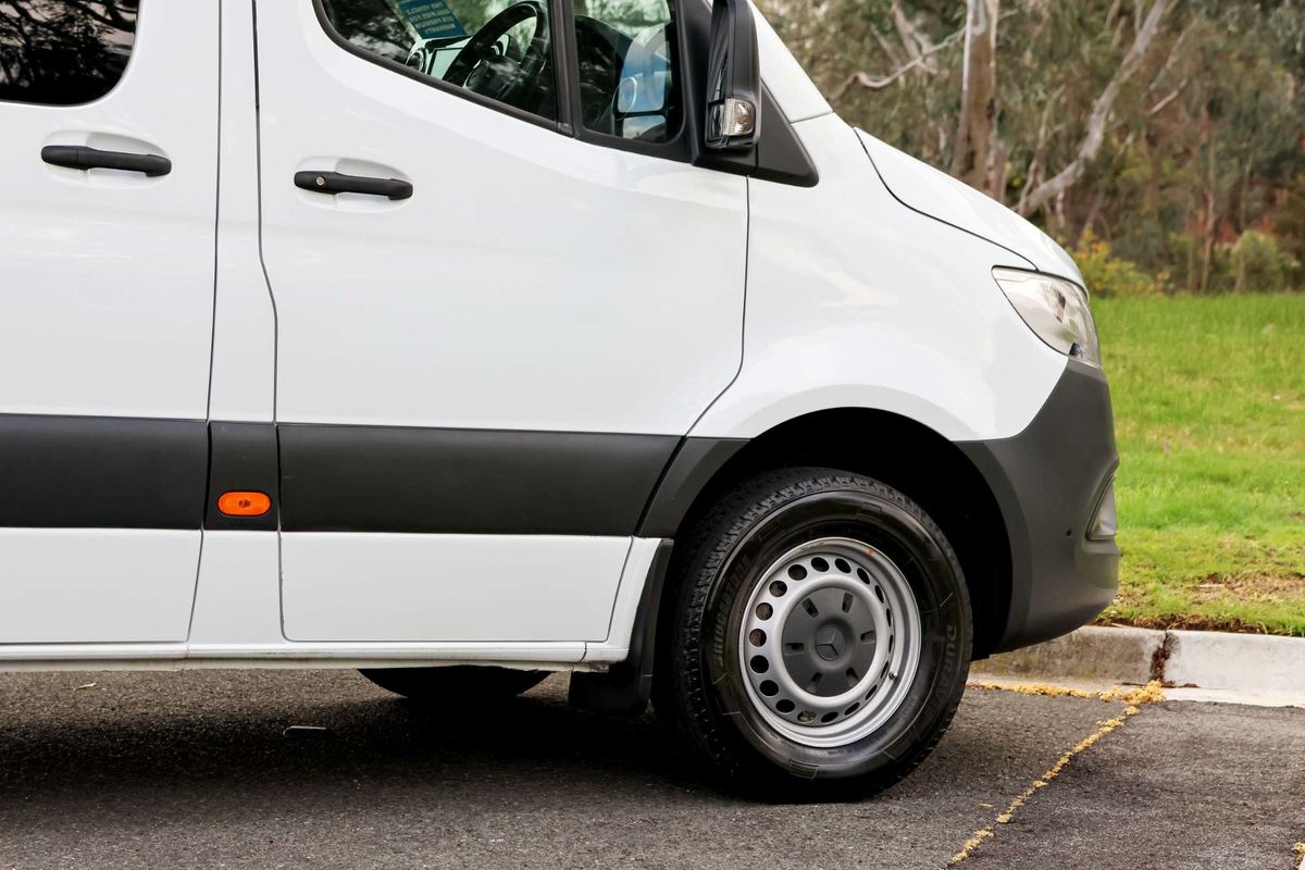 2020 Mercedes-Benz Sprinter 419CDI VS30 MWB Low Roof image 3