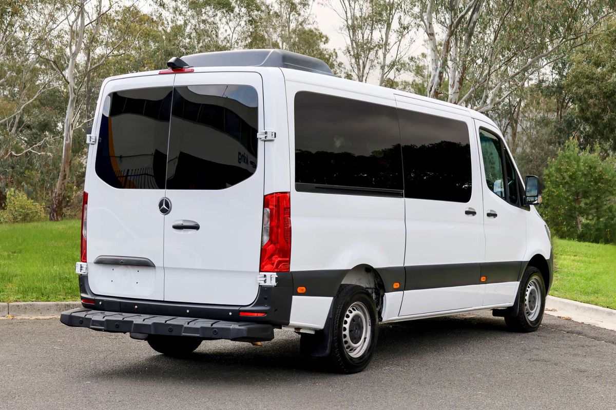 2020 Mercedes-Benz Sprinter 419CDI VS30 MWB Low Roof image 11