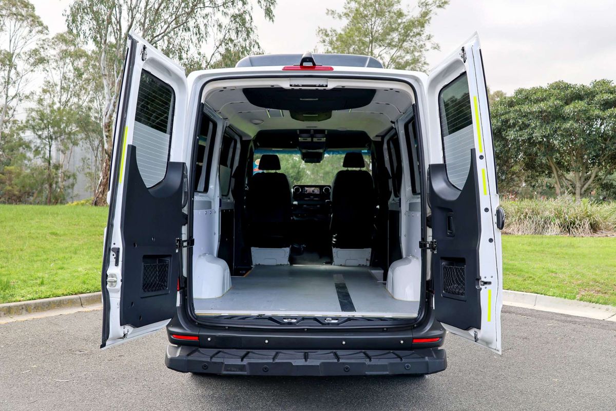 2020 Mercedes-Benz Sprinter 419CDI VS30 MWB Low Roof image 13