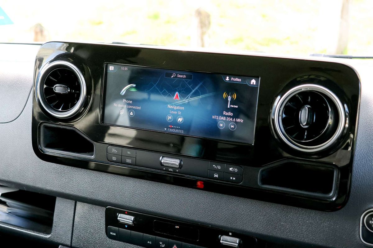 2020 Mercedes-Benz Sprinter 419CDI VS30 MWB Low Roof image 15